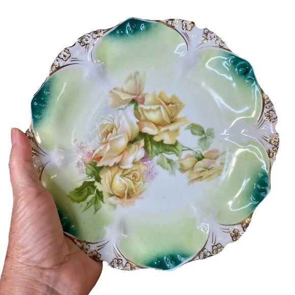 Vintage Porcelain Salad Plates Set of Two 7.5 Inch Gold Rimmed Floral Pattern - Picture 5 of 5